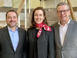 Christian Lange (l.) verstärkt das Führungsteam der Malteser in NRW neben Dr. Sophie von Preysing und Martin Rösler. Foto: Malteser
